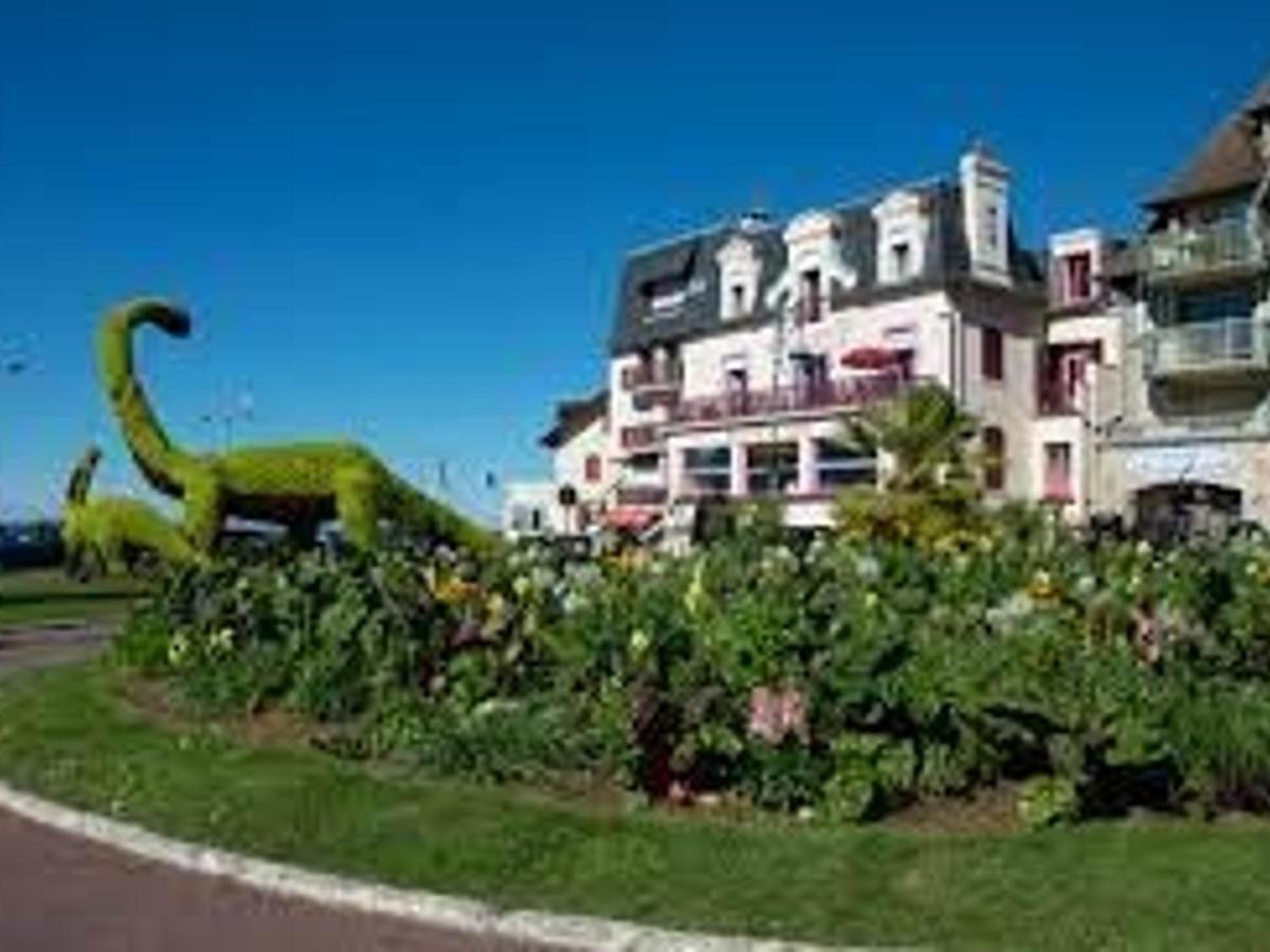 Appartement En Front De Mer A Villers-Sur-Mer Face Au Casino, 2P Tout Equipe Avec Parking Privatif - Fr-1-712-14 Bagian luar foto